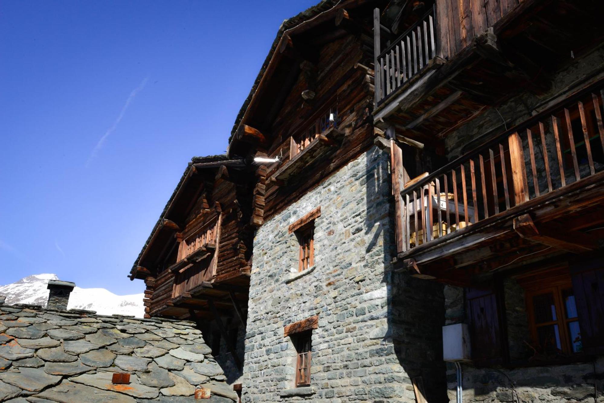 Rifugio Vieux Crest Hotel Champoluc Exterior photo